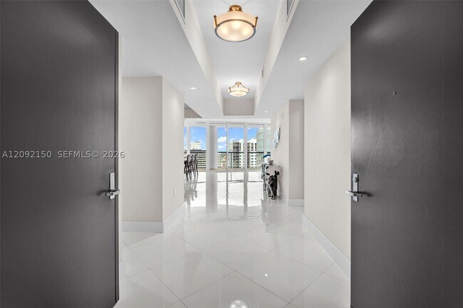 Building Photo - 333 Las Olas Way