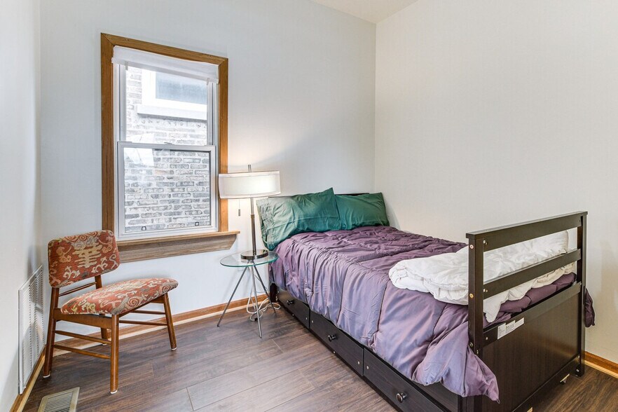 Building Photo - 927 S Taylor Ave