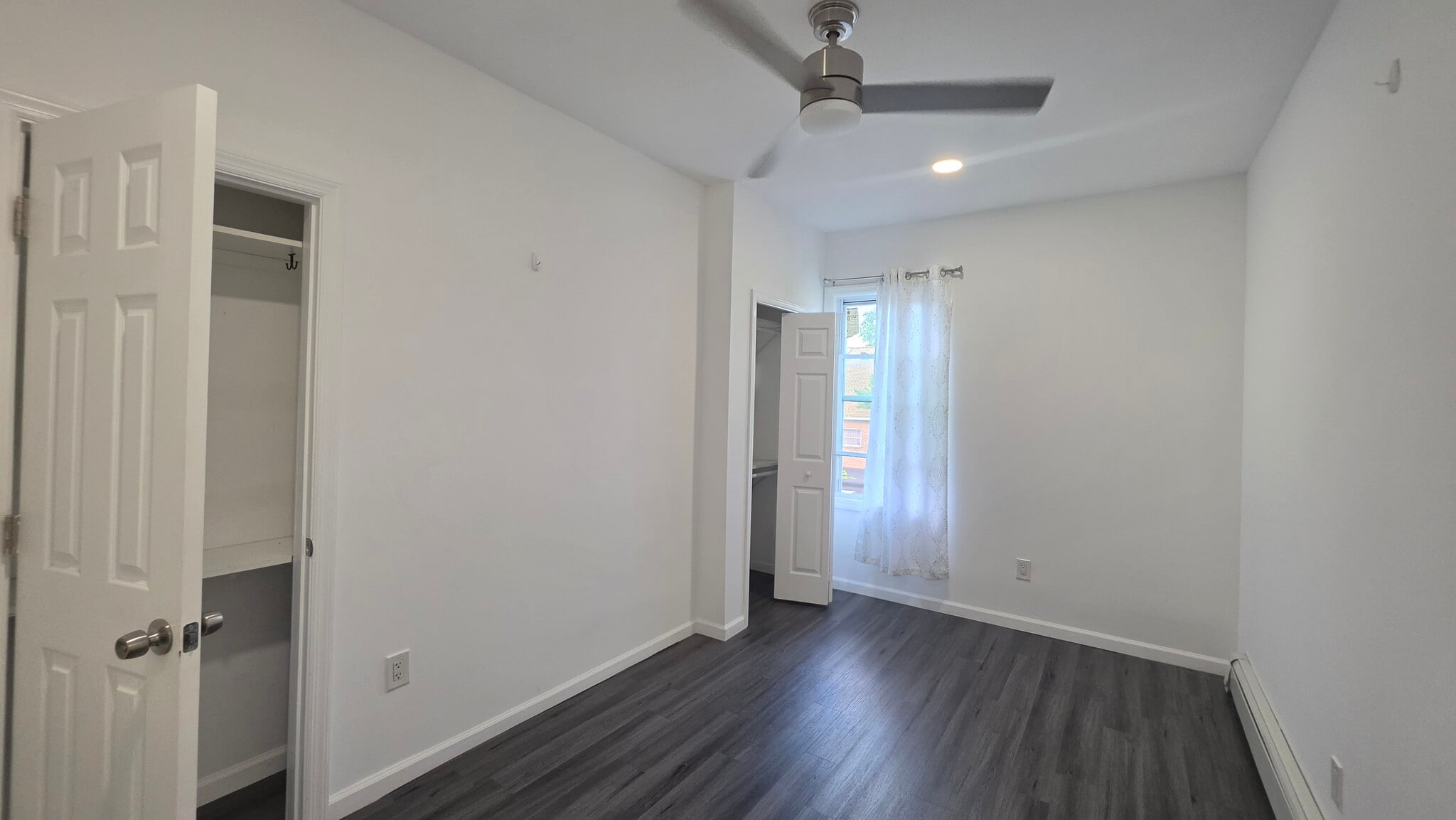 Building Photo - 176 Bartholdi Ave