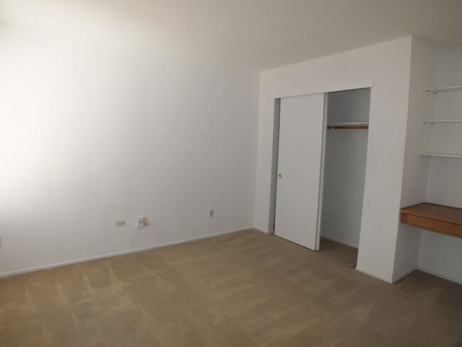 Building Photo - Folsom Willow Creek 3/2.5 $2795