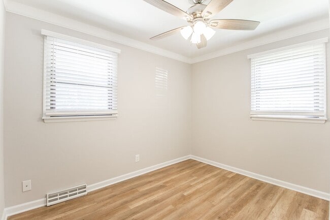 Building Photo - 2242 Zumbehl Rd