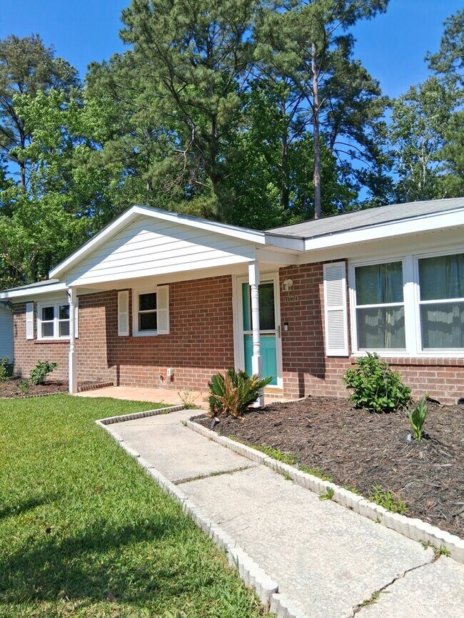 Building Photo - 4070 Long Line Ln