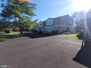 Building Photo - 211 Dean Dr