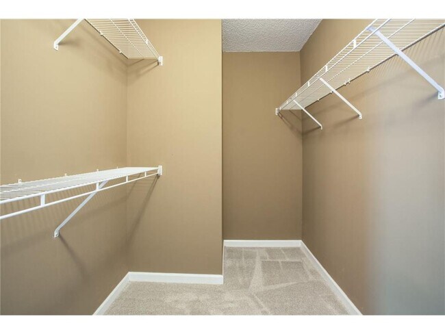 Building Photo - 2727 Fort Hampton Ct