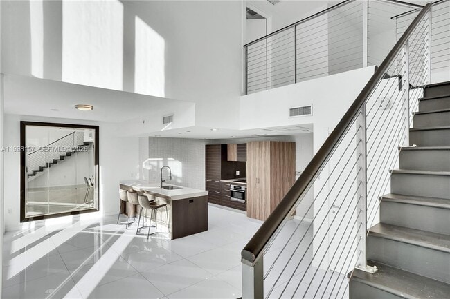 Building Photo - 200 Biscayne Blvd Way