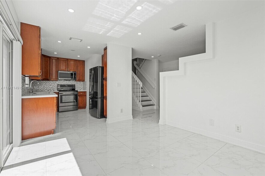 Building Photo - 2350 SW 86th Way