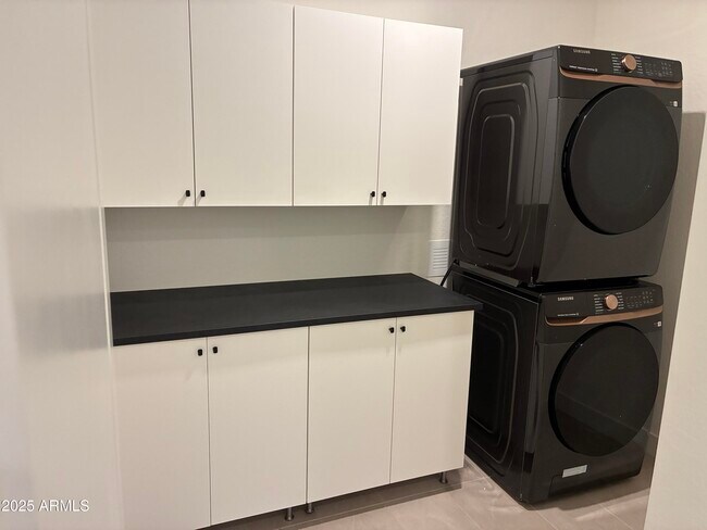 Building Photo - 17778 W Crawfordsville Dr