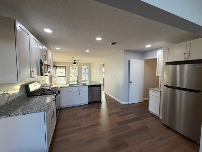 Building Photo - 1327 Bethany Ln