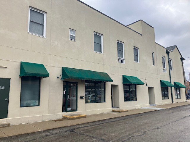 Building Photo - 775 N Bank Ln