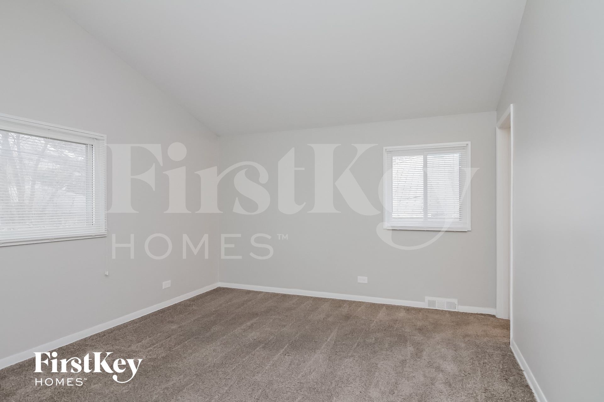 Building Photo - 15138 Meadow Ln