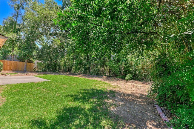 Building Photo - 4532 Hillside Dr