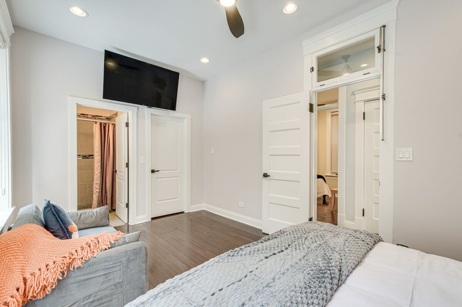 Building Photo - 2033 W Washington Blvd