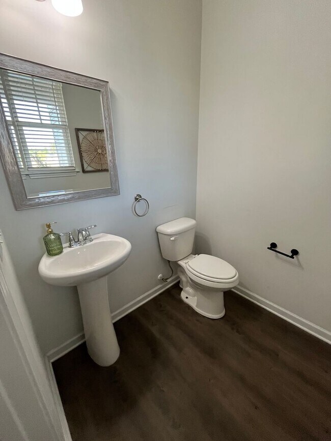 Building Photo - 751 Stradleigh Ct