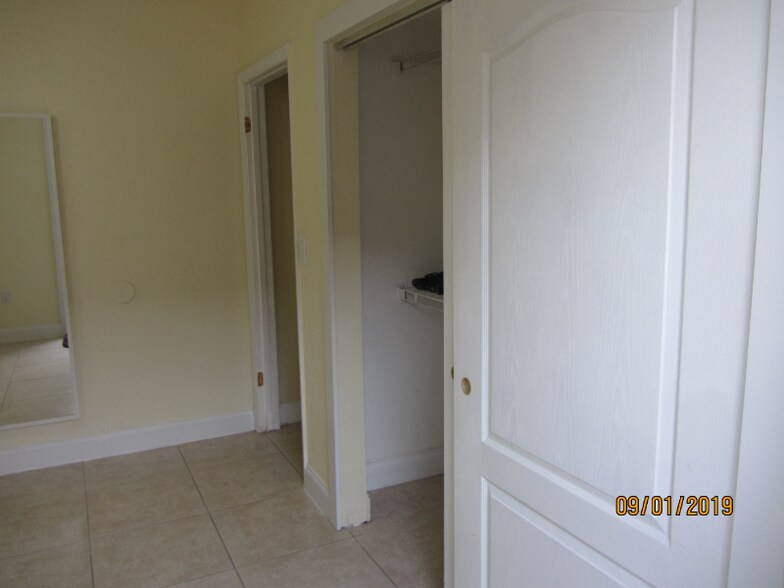 Building Photo - 10740 SW 142nd Ave
