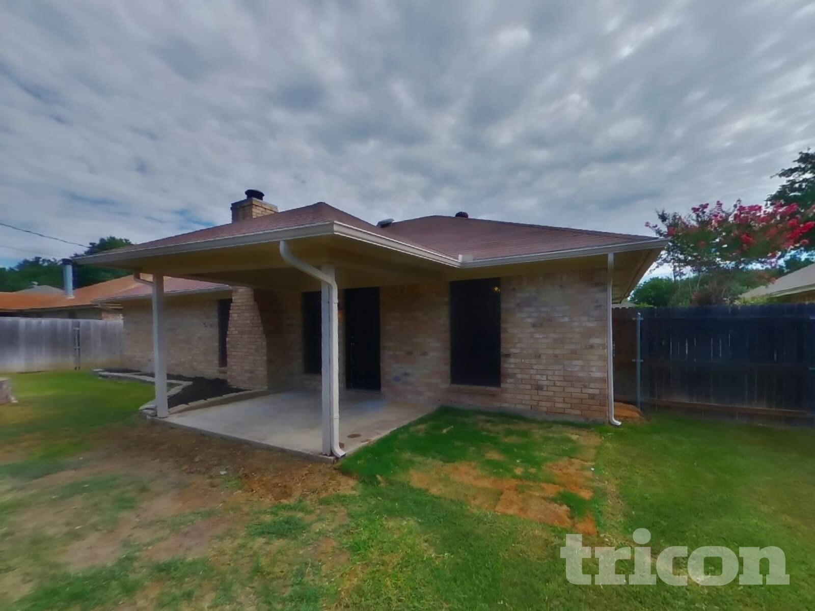 Building Photo - 721 Parkview Dr