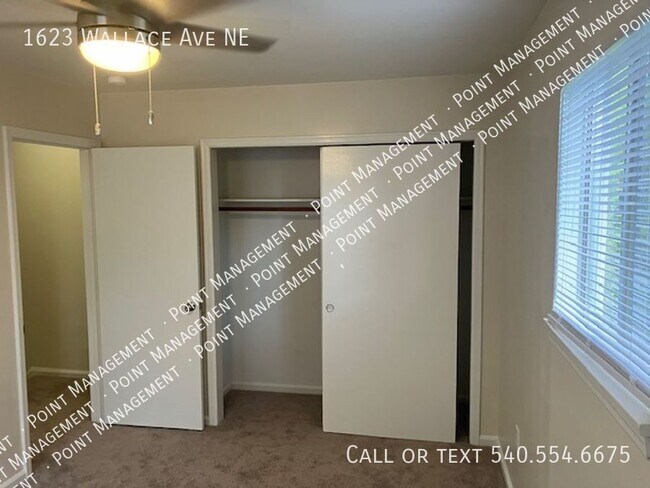 Building Photo - 1623 Wallace Ave NE