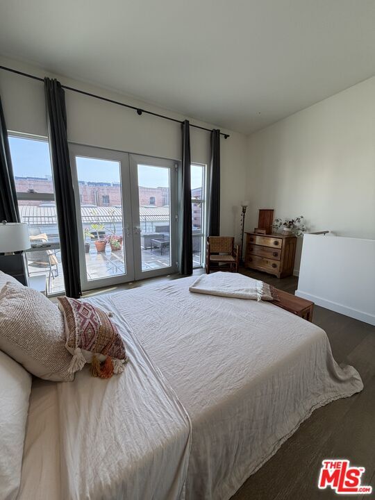 Building Photo - 940 E 2nd St