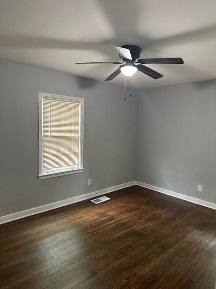 Building Photo - 1407 Kennesaw Dr NW