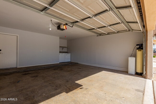 Building Photo - 144 W Campbell Ct