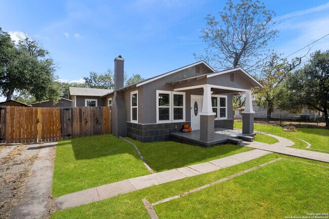 Building Photo - Well-Maintained 3-Bedroom Home – Ideal for Students & Professionals!