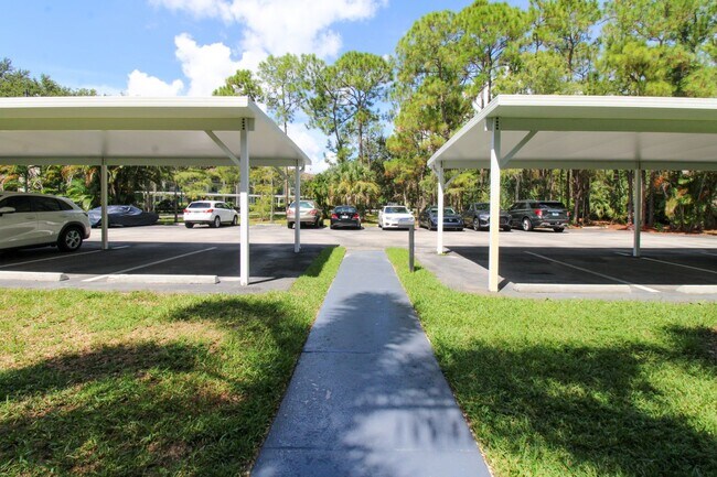 Building Photo - 5767 Deauville Cir