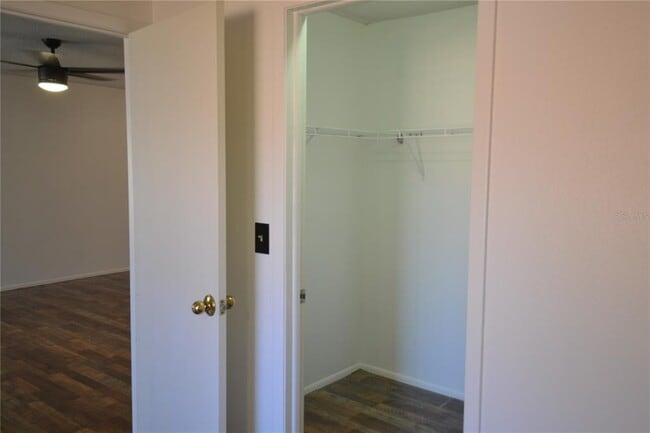 Building Photo - 7331 Greystone Dr