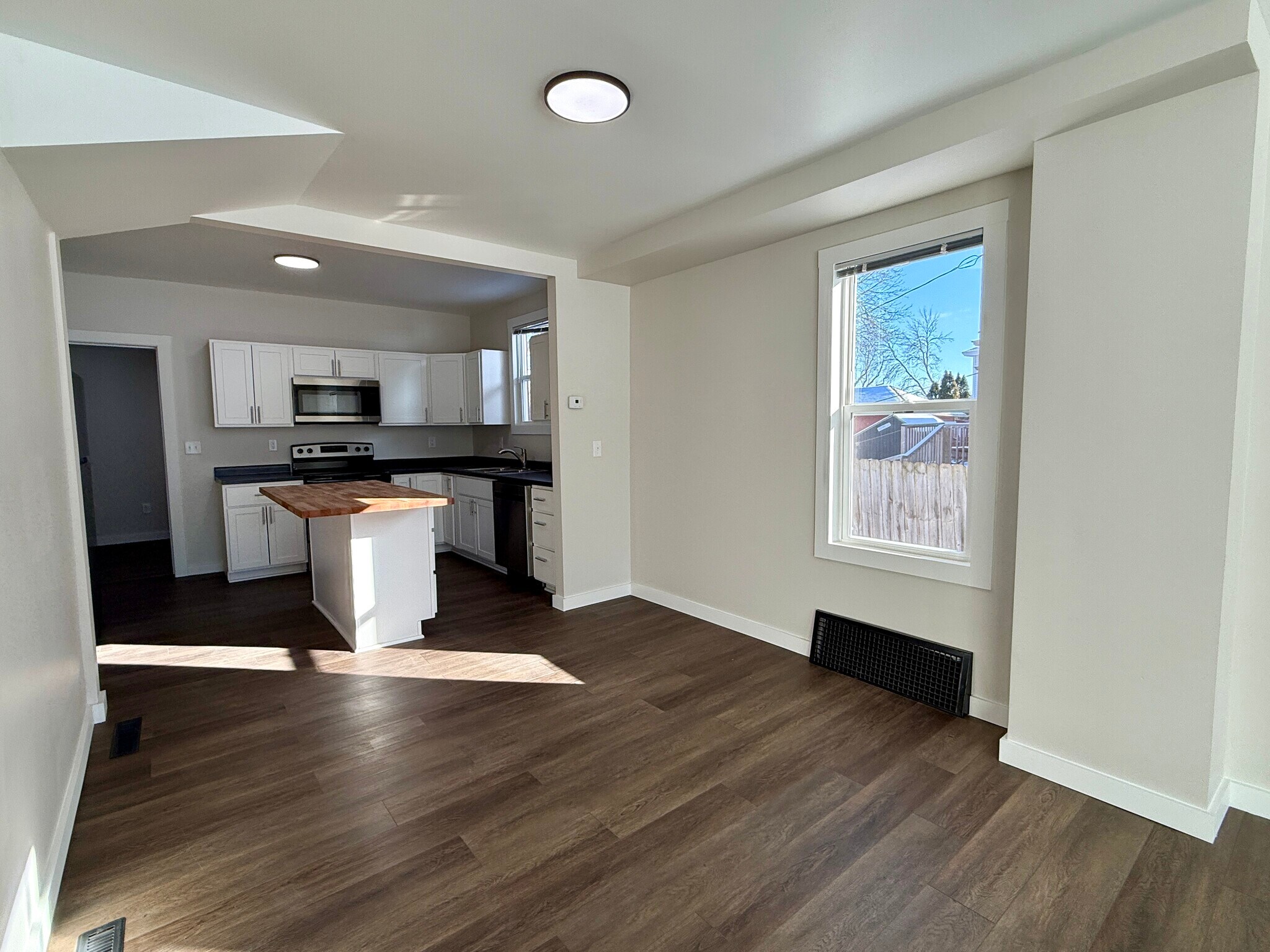 Building Photo - 427 Jefferson St