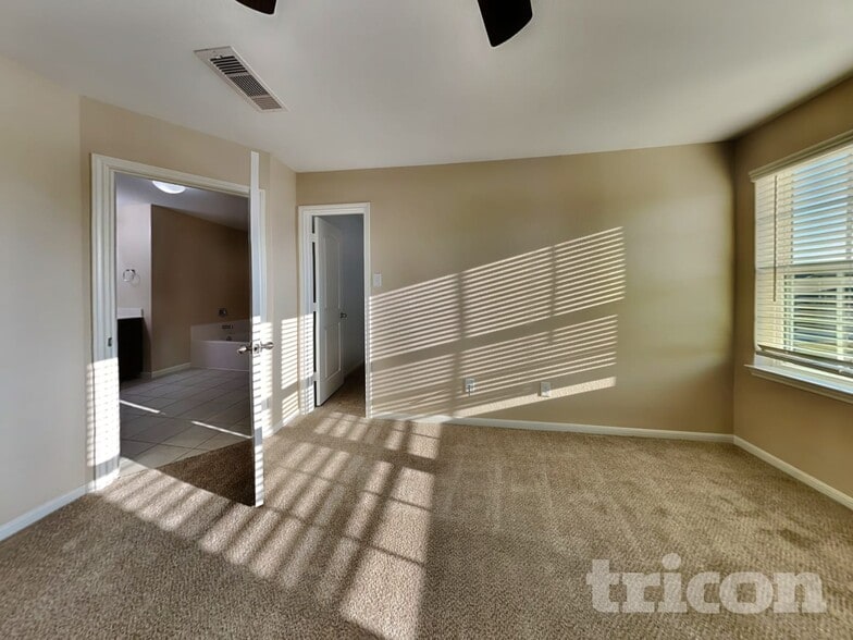 Building Photo - 729 Totem Trail Dr