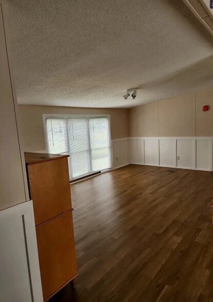 Building Photo - 26 Elisha Dr