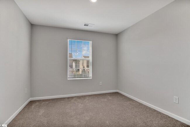 Building Photo - 3040 Willow Rd
