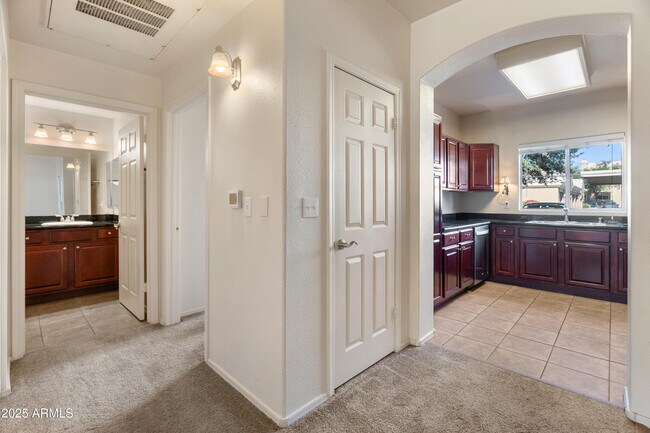 Building Photo - 5335 E Shea Blvd