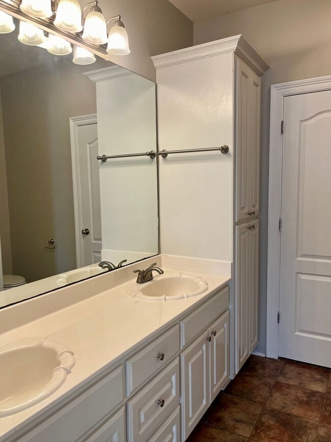 Building Photo - GEISMAR, right across 74 from Dutchtown Schools!  3br/2ba