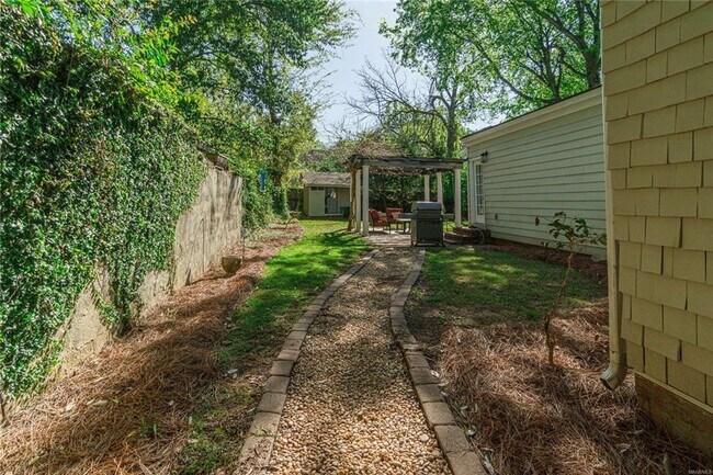 Building Photo - Home for Rent in Cloverdale