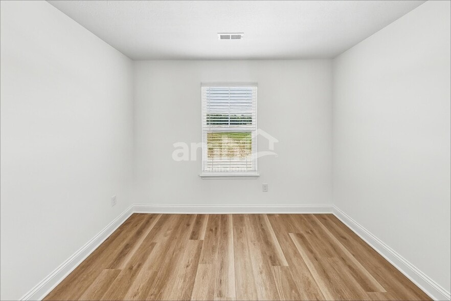 Building Photo - 93 Shady Elm Ln