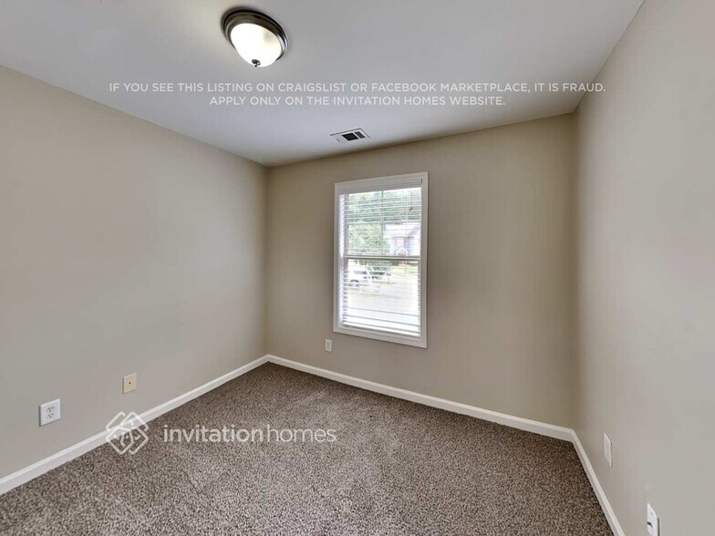 Building Photo - 649 Royal Crest Ct