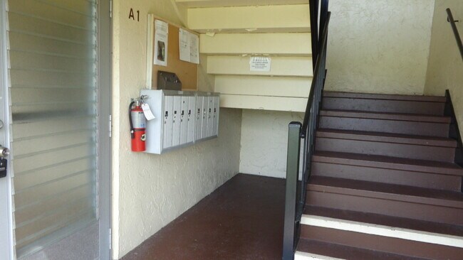 Building Photo - 5883 La Paseos Dr