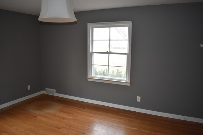 Main level bedroom II - 18921 Coffinberry Blvd