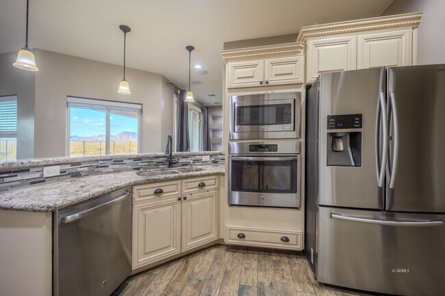 Building Photo - 2985 Bentley Dr
