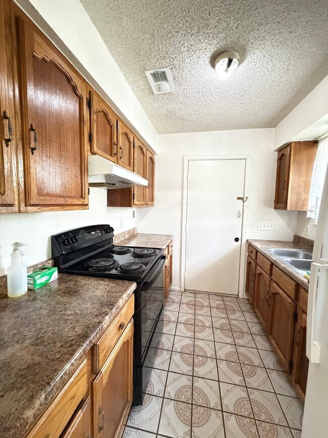 Building Photo - 1507 Agave Dr
