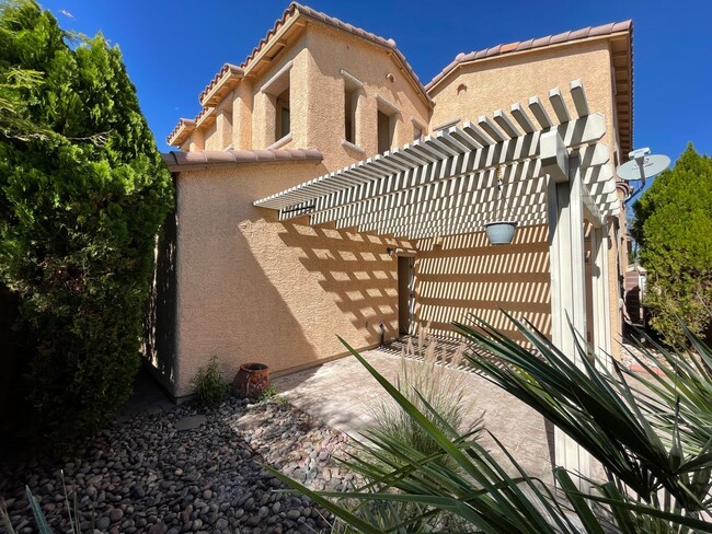 Building Photo - MADISON PLACE AT SUMMERLIN