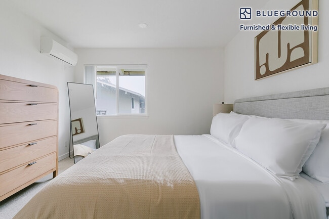 Building Photo - 10870 N Stelling Rd