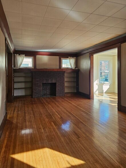 Building Photo - 148 Nassau Ave