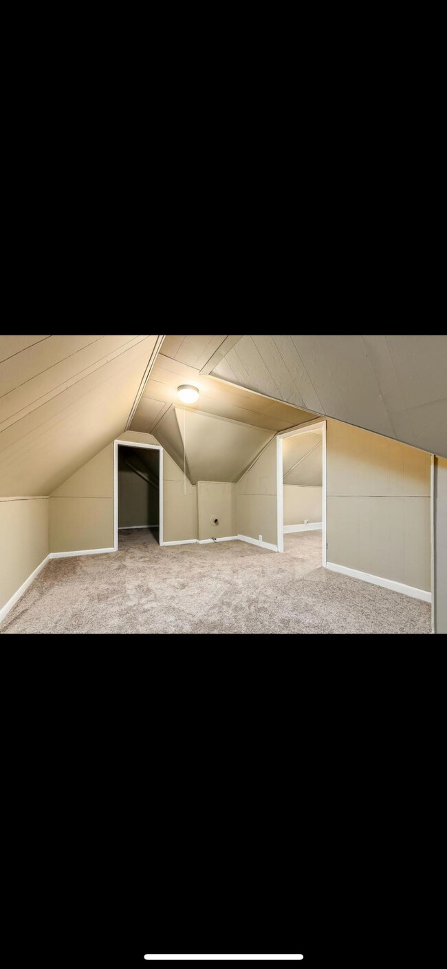 Building Photo - 1246 E 22nd Ave