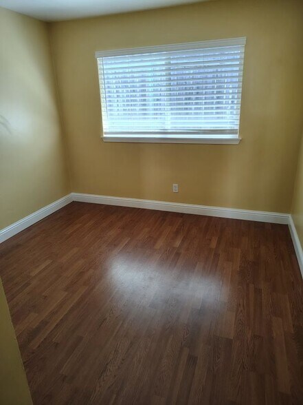 Building Photo - 2447 Beach St