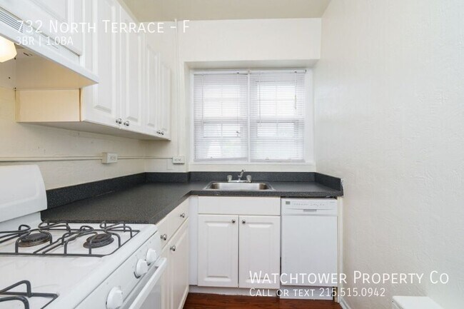 Building Photo - 732 North Terrace