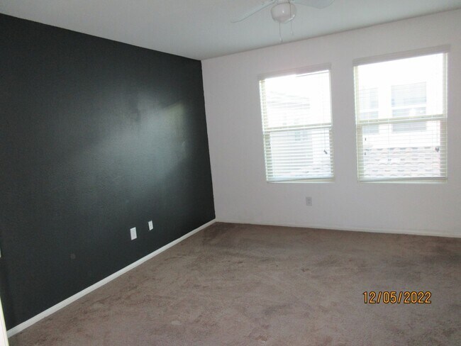 Building Photo - Trumbull Point