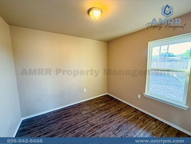 Building Photo - 3423 E 3rd Pl