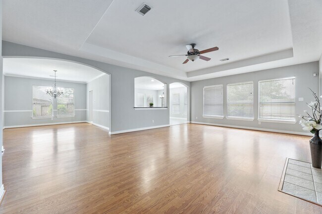 Building Photo - 1221 Torchwood Dr