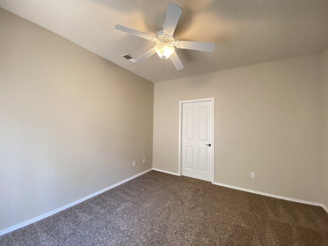 Building Photo - Gated Community - 2BR/Office