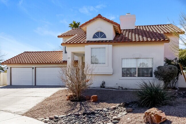 Building Photo - 229 Comanche Ct